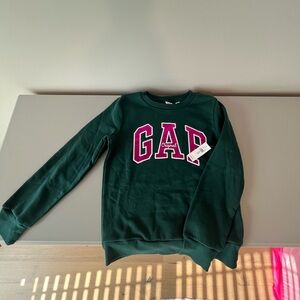 Green Gap sweatshirt for girls